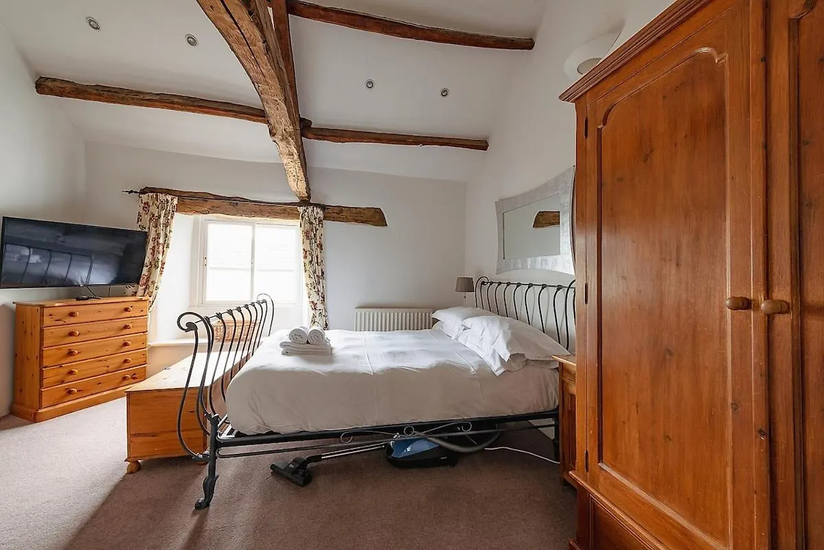 The Bolthole, Leyburn Villa 0*,